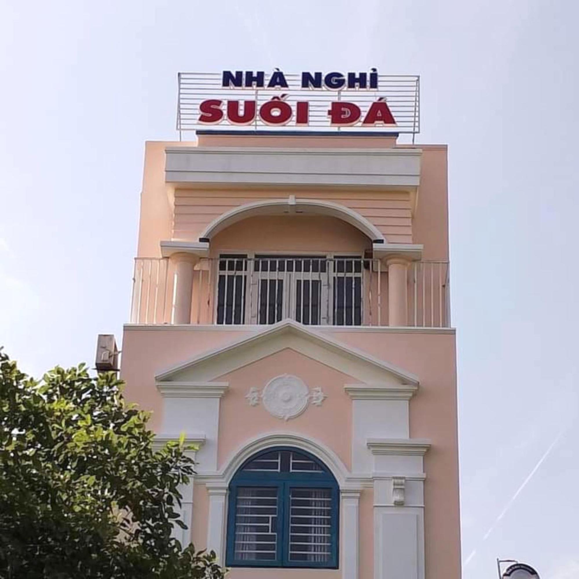 Oyo 1187 Suoi Da Motel Đà Nẵng Kültér fotó